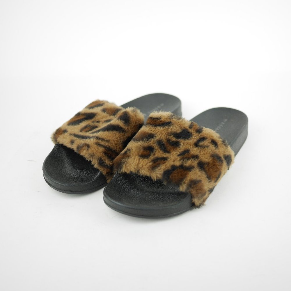 MADDEN GIRL Women's 8 Black & brown animal fluffy fleece slide comfort sandals
